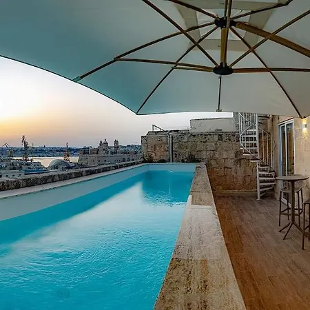 Beautiful With A Gorgeous View ! *